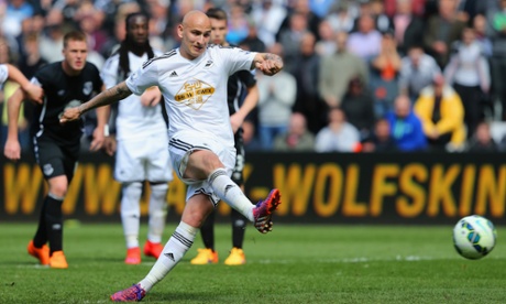 Jonjo Shelvey scores the equaliser from the penalty spot for Swansea City against Everton.