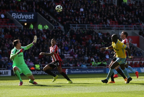 Yannick Bolasie scores the second.