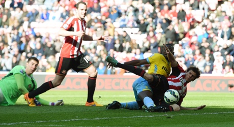 Yannick Bolasie scores the third goal.