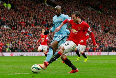 Juan Mata scores the third goal for Manchester United.