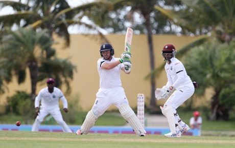 Ian Bell hits out on the way to a fifty.