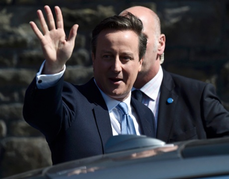 David Cameron does smart, not casual (read: dull) in Swindon