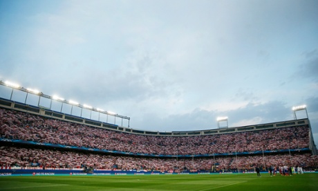 Scarves aplenty at the Vicente Calderon.