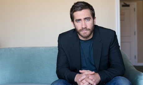 Jake Gyllenhaal: singing with carnivorous plant.