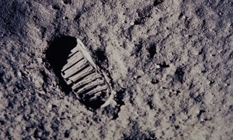 footprint on the moon