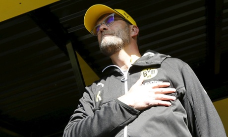 Borussia Dortmund's coach Juergen Klopp puts his hand on his heart before his team's first division Bundesliga soccer match against SC Paderborn in Dortmund April 18, 2015.  REUTERS/Wolfgang Rattay     DFL RULES TO LIMIT THE ONLINE USAGE DURING MATCH TIME TO 15 PICTURES PER GAME. IMAGE SEQUENCES TO SIMULATE VIDEO IS NOT ALLOWED AT ANY TIME. FOR FURTHER QUERIES PLEASE CONTACT DFL DIRECTLY AT + 49 69 650050:rel:d:bm:GF10000064069
