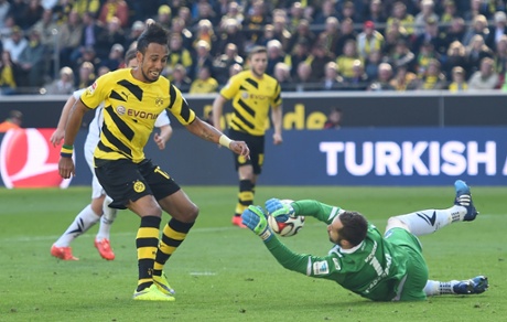 Pierre-Emerick Aubameyang scores Dortmund's second.