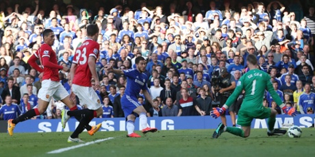 Hazard slots the ball past De Gea after a fine move.