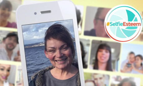 Selfie Esteem press image