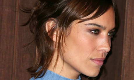 Alexa Chung's 'faux-burns' soften her face.