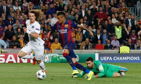 Heads towards the goal ...