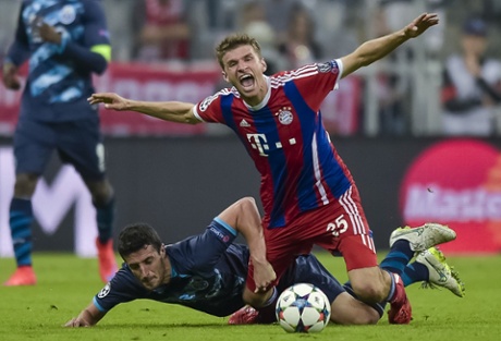 Ivan Marcano's clumsy challenge on Thomas Müller earnt the Porto player a yellow card.