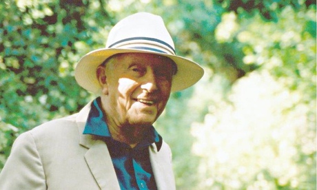 Kit Wynn Parry was an expert on the rehabilitation of the hand and took particular delight in looking after musicians