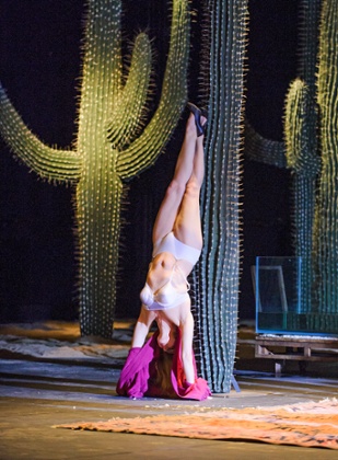 Ahnen by Tanztheater Wuppertal.