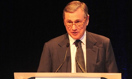 HSBC chairman, Sir Simon Robertson, told the AGM that the board had full confidence in the management team.