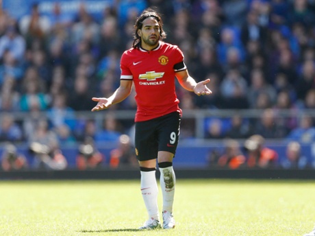 Radamel Falcao can see its not going United's way.