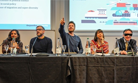 Rick Edwards takes questions from the audience.