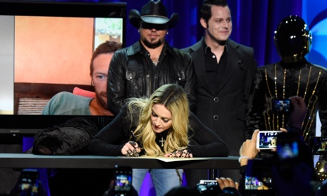 Madonna signs up to Tidal.