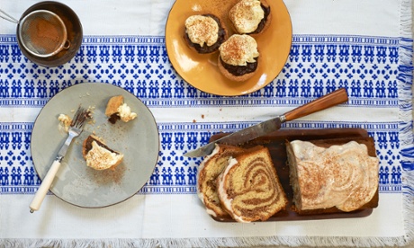 Cinnamon-spiced chocolate tarts with honey cream and a chai swirl loaf cake – with just a touch of cinnamon.