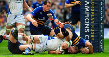 Stuart Hooper crosses for Bath's second try.
