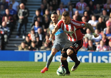 Connor Wickham on the attack.