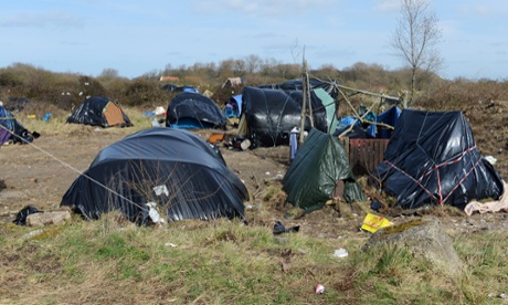 The new Jules Ferry refugee centre offers water, toilets, showers and food, attracting migrants to set up shanties nearby in terrible conditions.