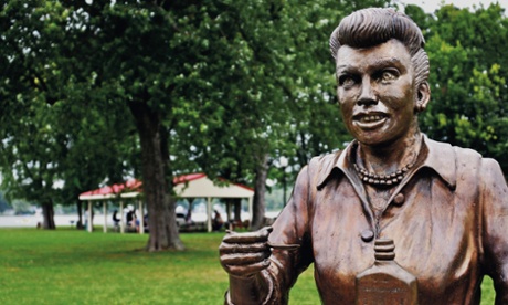 Statue of Lucille Ball in New York state