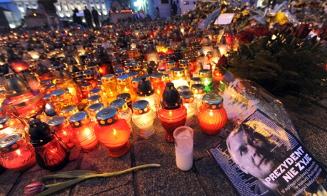The presidential palace in Warsaw in the early hours of 11 April 2010 following the Polish government Tupolev Tu-154 aircraft crash near Smolensk.
