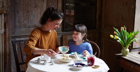 Claire Thomson and daughter Grace at breakfast