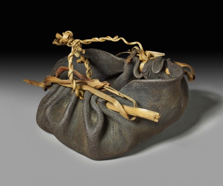 Kelp basket: bull kelp, tea tree wood, fibre; probably Oyster Cove, Tasmania, c1851.