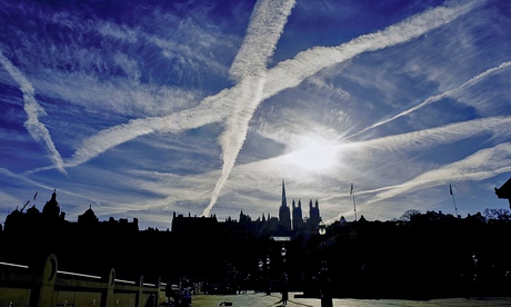 Contrails across the Royal Mile, Edinburgh