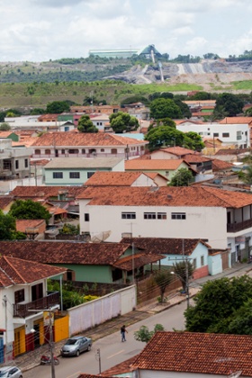 The mining activities are carried out as close as 200 meters from the urban area.