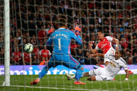 Alexis Sanchez shoots wide.