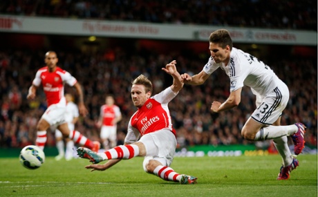 Monreal misses a chance.