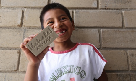 ¡Echale! a tu casa is an award winning Mexican social enterprise that helps those without permanent housing to build and finance their own homes.