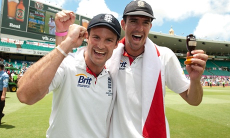 Andrew Strauss and Kevin Pietersen celebrate after winning the fifth Ashes test.