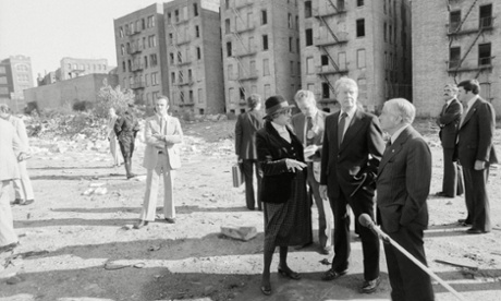 US president Jimmy Carter and New York mayor Abe Beame tour an abandoned block in the South Bronx in 1977.