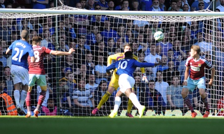 Romelu Lukaku scores Everton's winner deep in injury time.