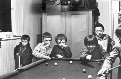 Snooker at Jim Hart's, Toxteth, 1974.