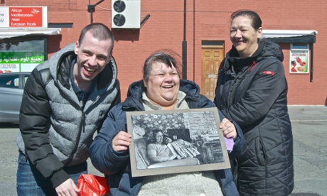 Lizzie, her son and sister, with a picture featuring her and her mum in 1974.