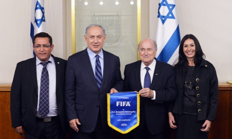 Israel’s prime minister, Binyamin Netanyahu, with the Fifa president, Sepp Blatter, in Jerusalem.