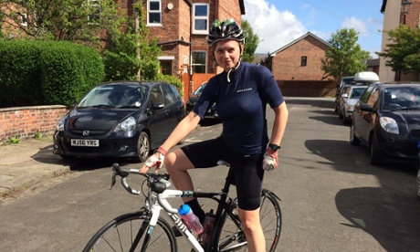 Helen Pidd testing the Cafe du Cycliste Fleurette jersey and shorts