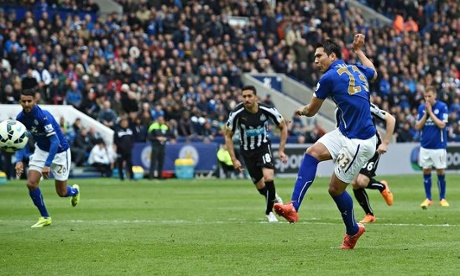 Leonardo Ulloa scores the third goal for Leicester against Newcastle in the Premier League
