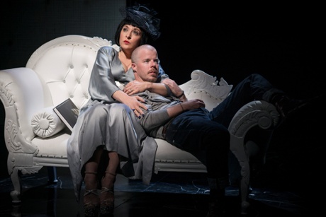 Tracy-Ann Oberman as Isabella Blow and Stephen Wight as Lee in McQueen