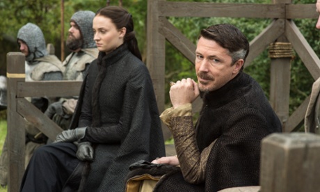 Sophie Turner (l) as Sansa Stark.