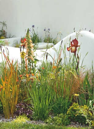 Fernando Gonzalez’s Chinese-inspired white walls.