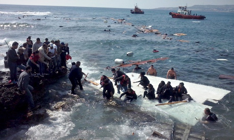 BESTPIX At least 3 dead after migrant boat runs aground off Rhodes