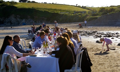 A Hidden Hut feast underway in more clement weather