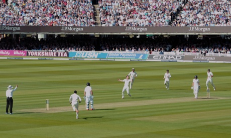 New Zealand's Matt Henry celebrates taking the wicket of England's Joe Root on 98.