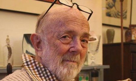 Steve Mills, potter and designer of a simple wood-fired kiln.